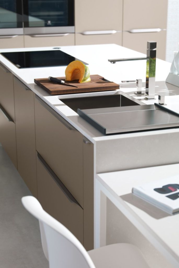 plan-de-travail-blanc-beige