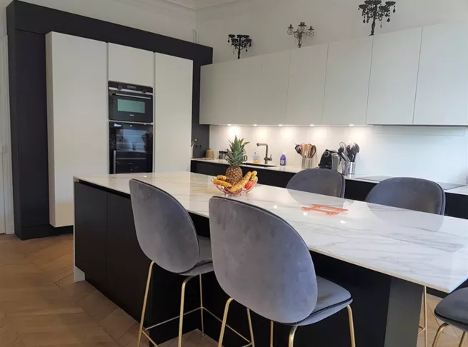 cuisine-design-blanc-marbre