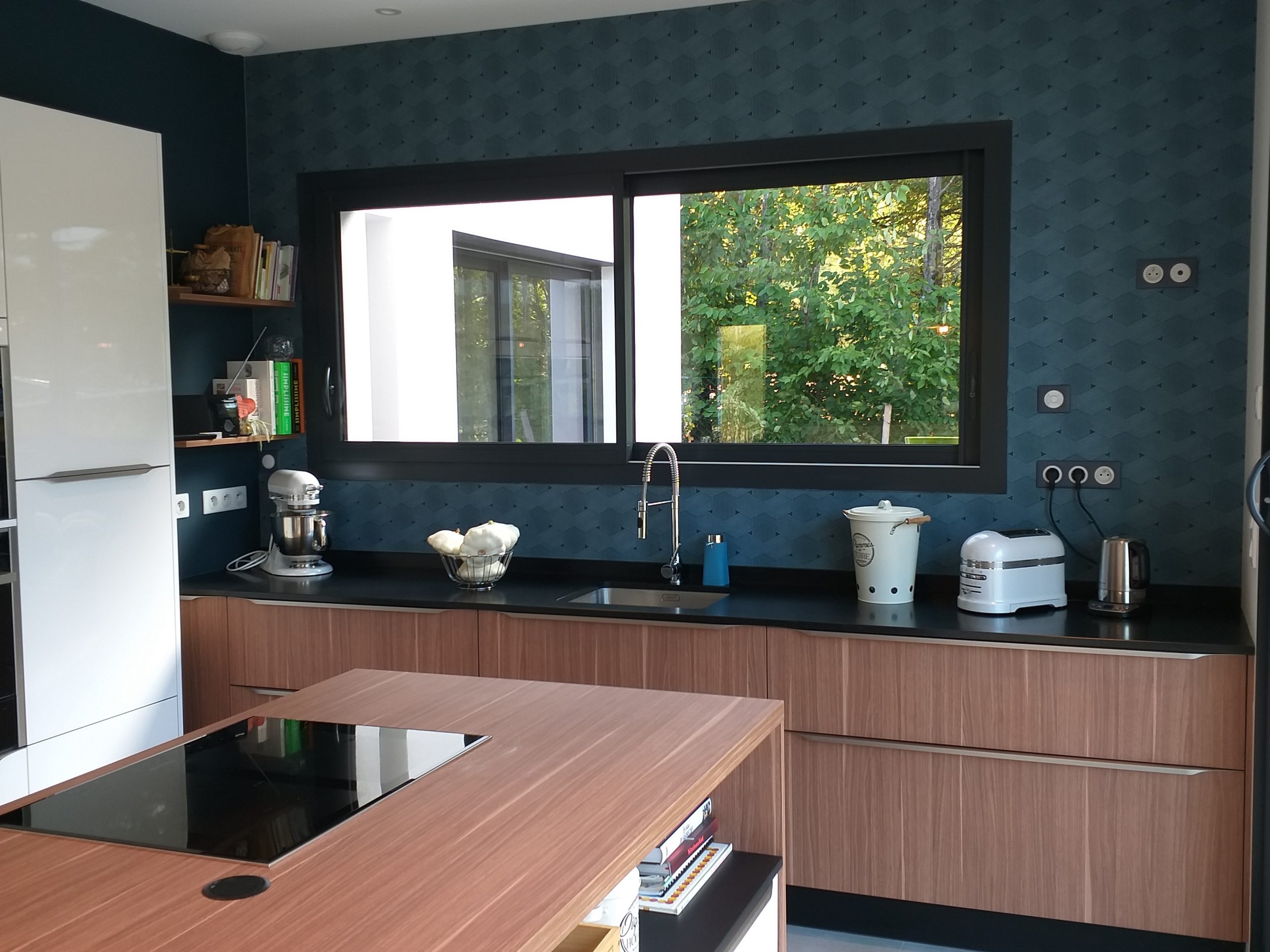 cuisine-papier-peint-bleu-laval