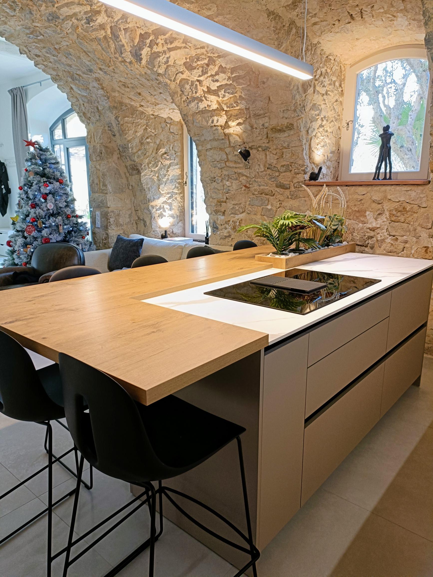 hotte-design-cuisine-cannes