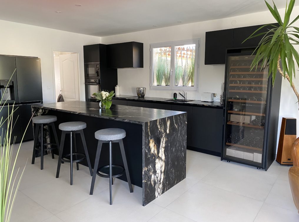 ilot-cuisine-marbre-beziers