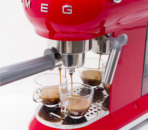 machine-a-cafe-smeg-petit-electromenager