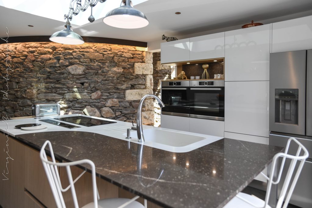 Pierres &amp; cuisine design dans un ancien moulin