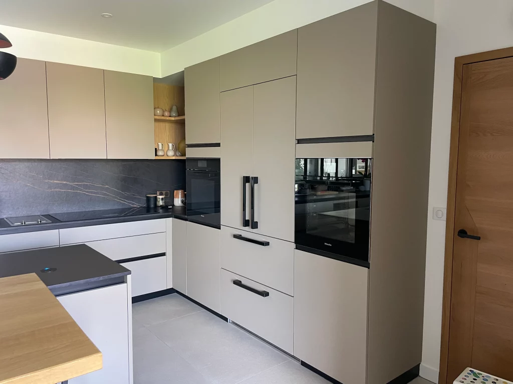 Cuisine contemporaine avec verrière à Cormeilles-en-Parisis