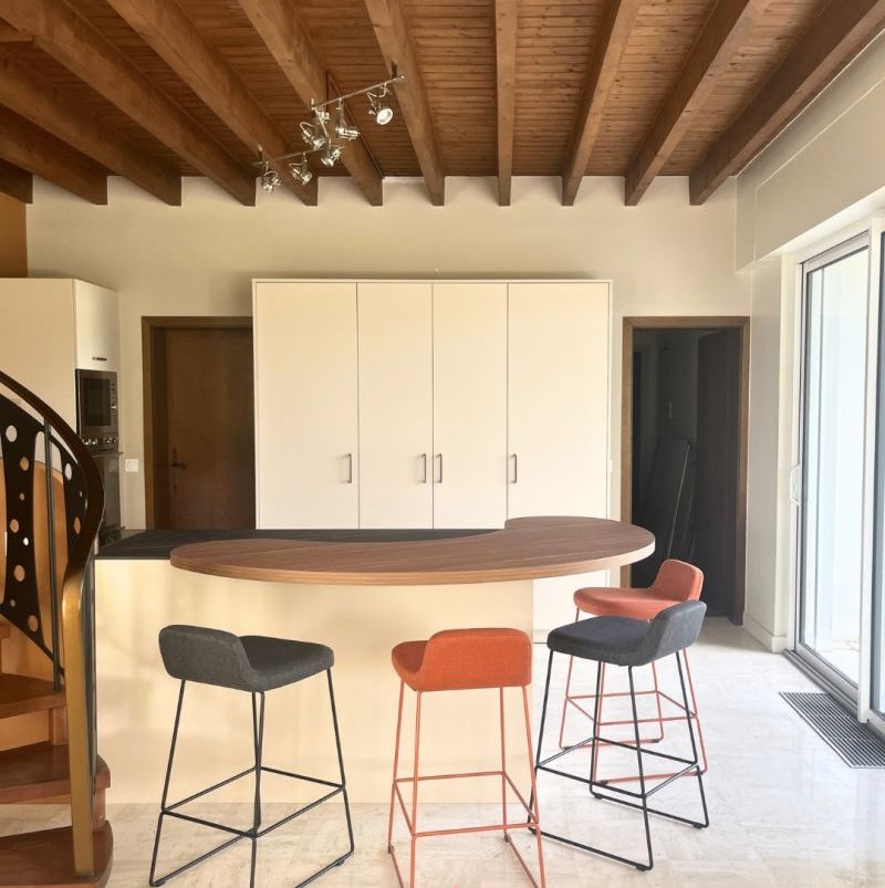 Cuisine design esprit années 70