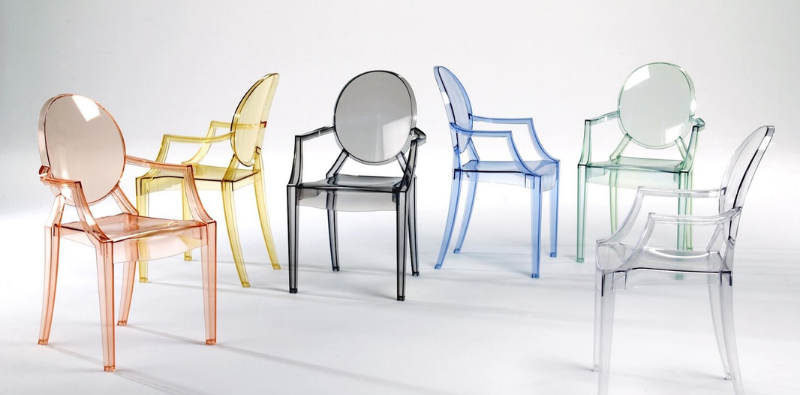 Le fauteuil design Louis Ghost de Philippe Starck, une assise intemporelle  en cuisine | ARTHUR BONNET