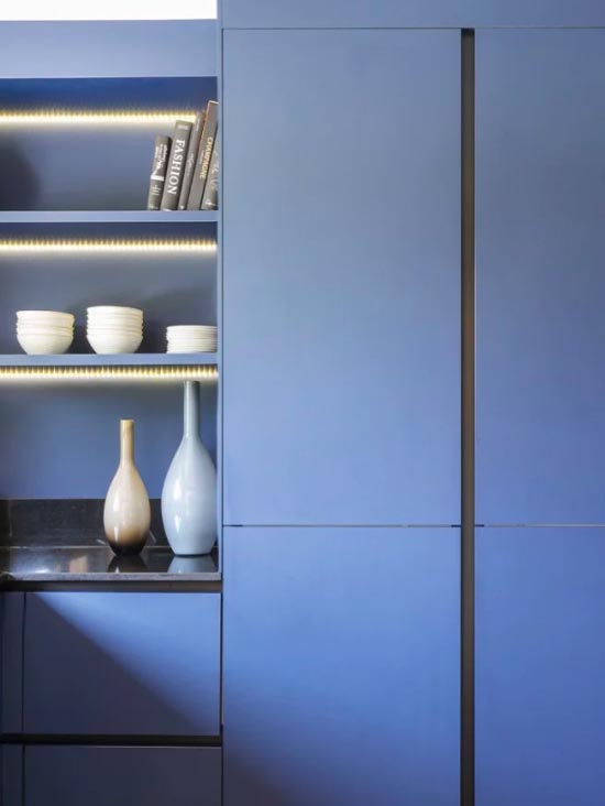 CUISINE INDUSTRIELLE AVEC CREDENCE EN BRIQUES