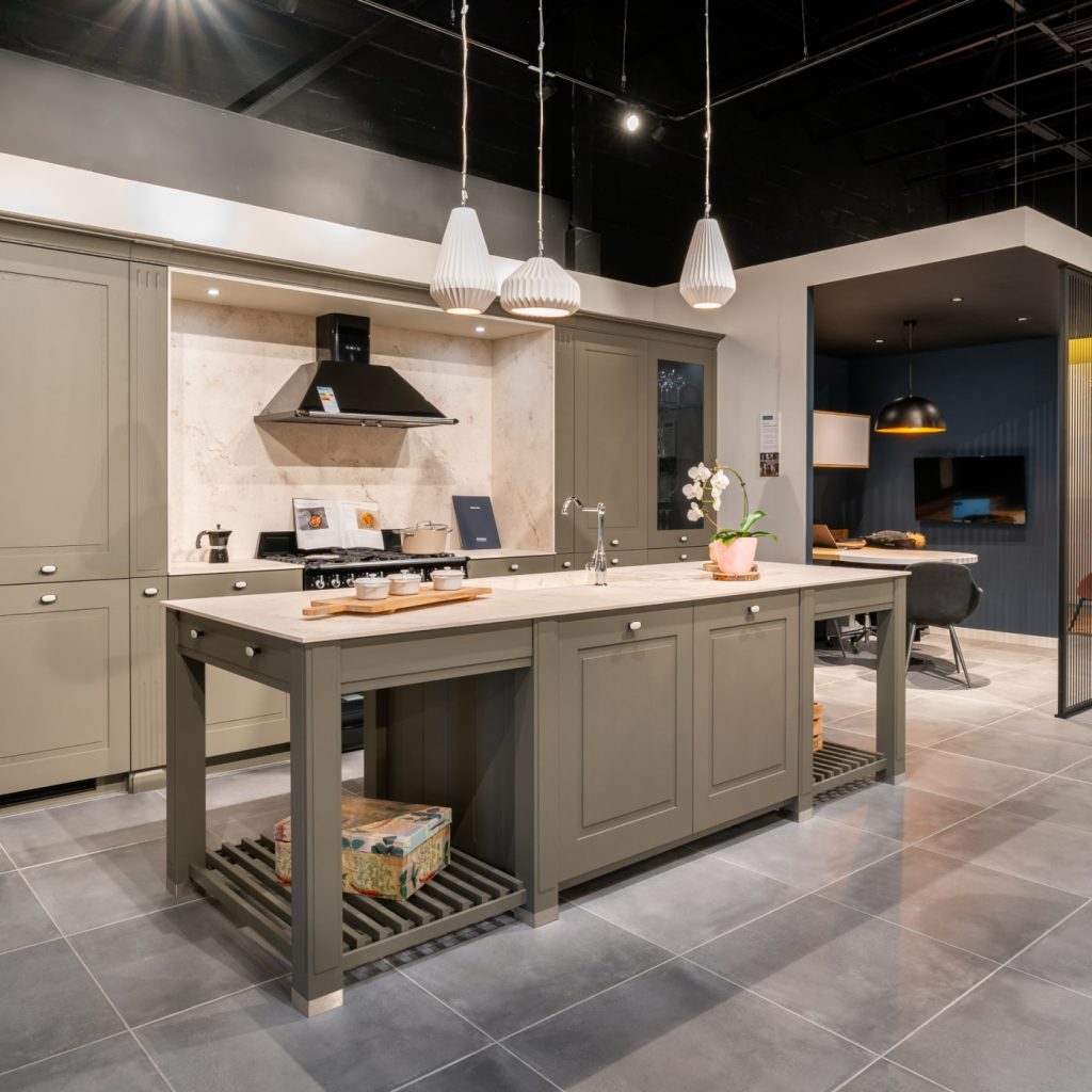 cuisine-classique-verte-blanche-vannes-min