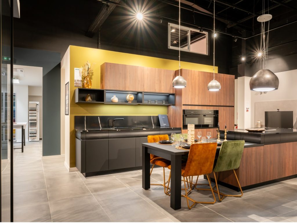 cuisine-design-noir-bois-vannes-min