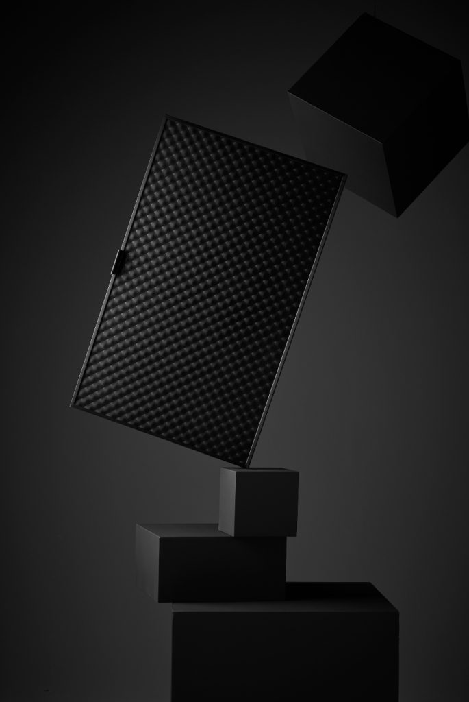 porte-vitrine-noire-verre-mosaica