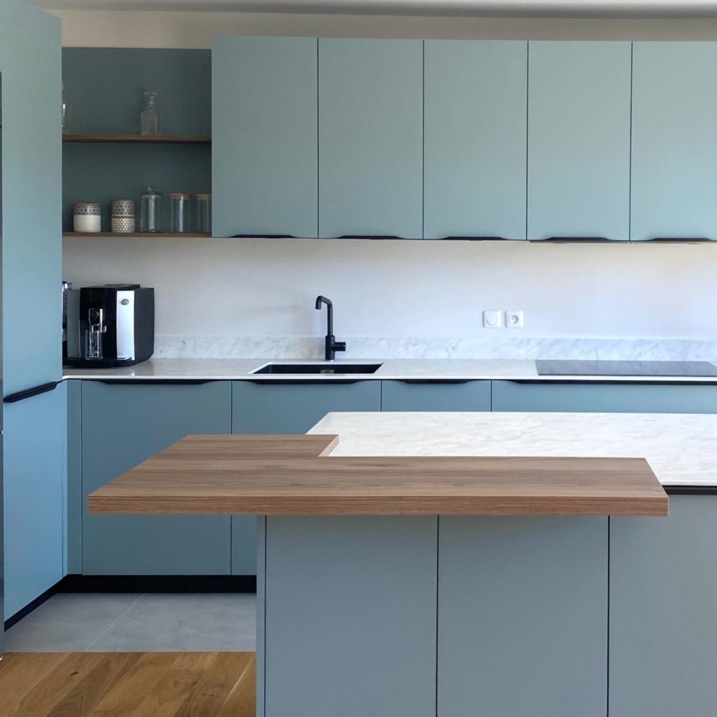 CUISINE CONTEMPORAINE BLEU ACIER