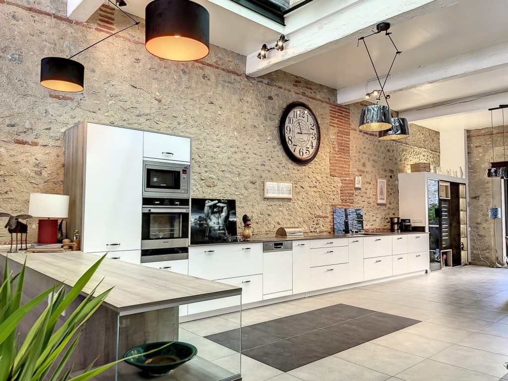 vaste-cuisine-blanche-style-loft