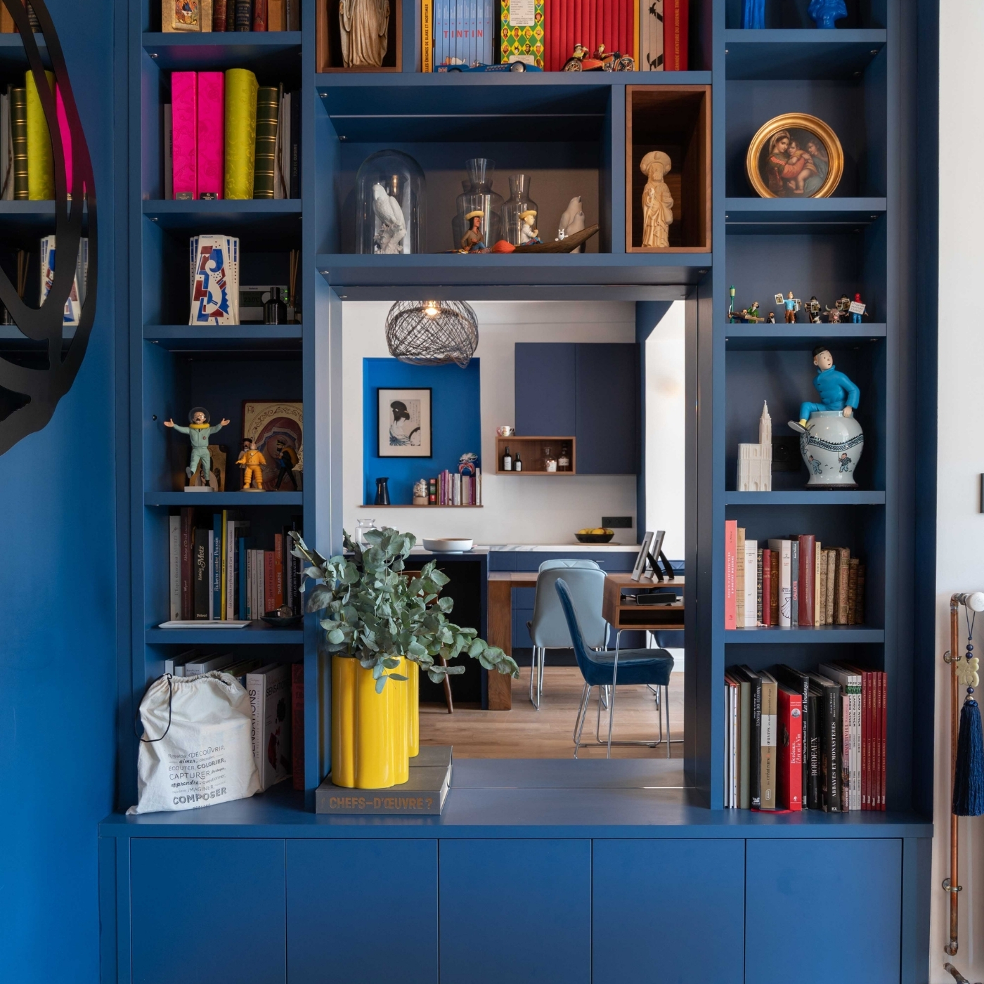 CUISINE MODERNE STYLE SCANDINAVE BLEU ET BLANCHE