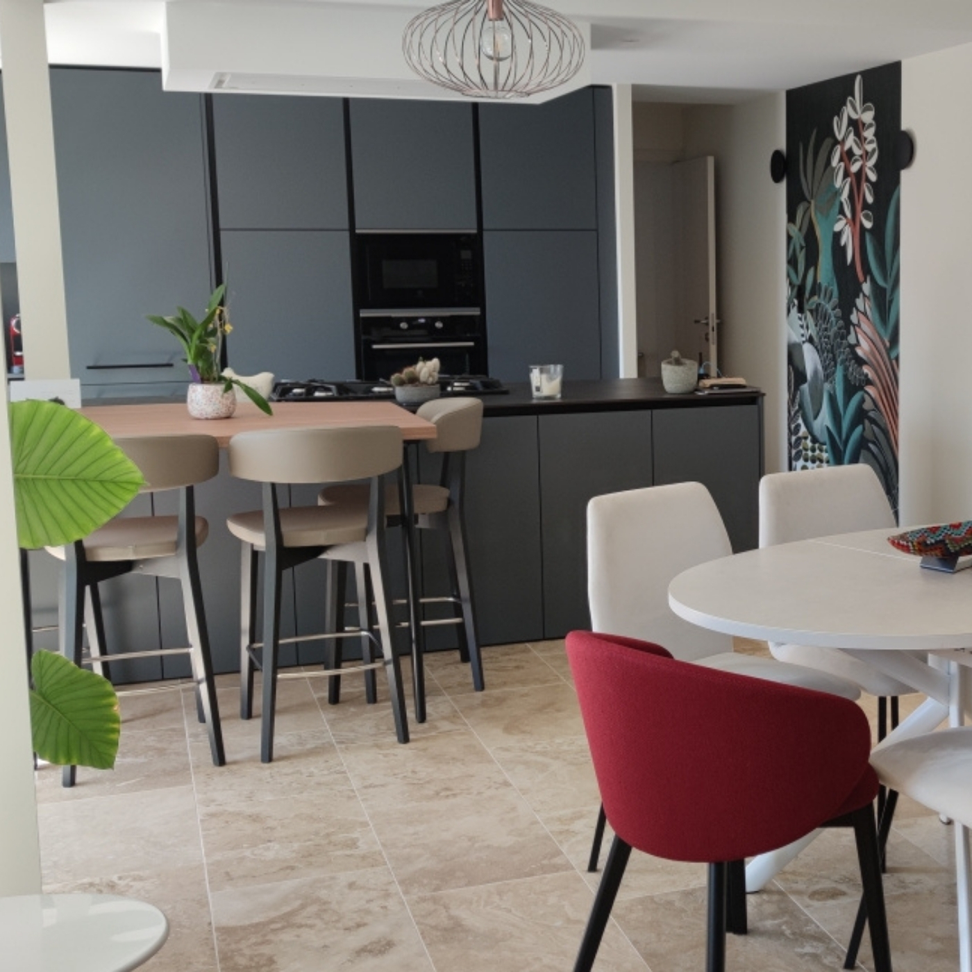 CUISINE OUVERTE MODERNE ET CONVIVIALE