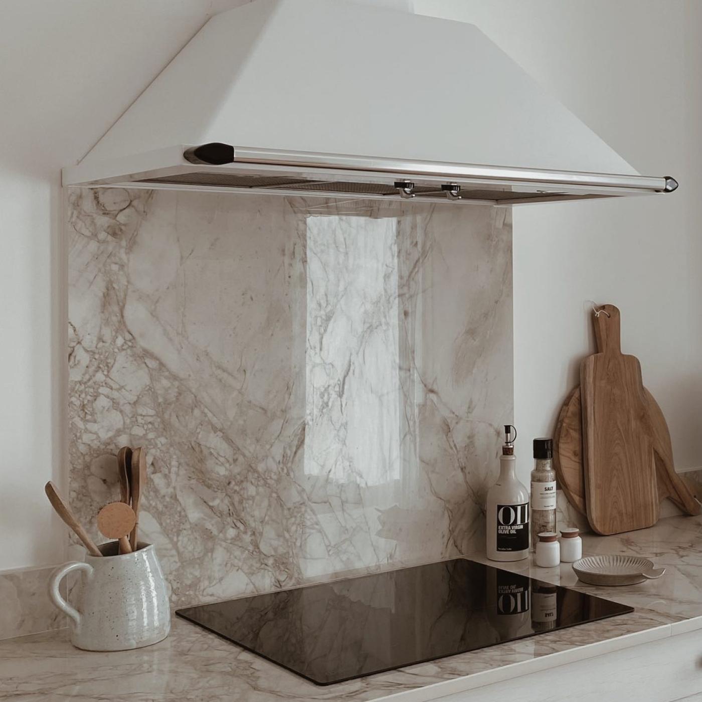 CUISINE CLASSIQUE ET TRADITIONNELLE BLANCHE ET BOIS