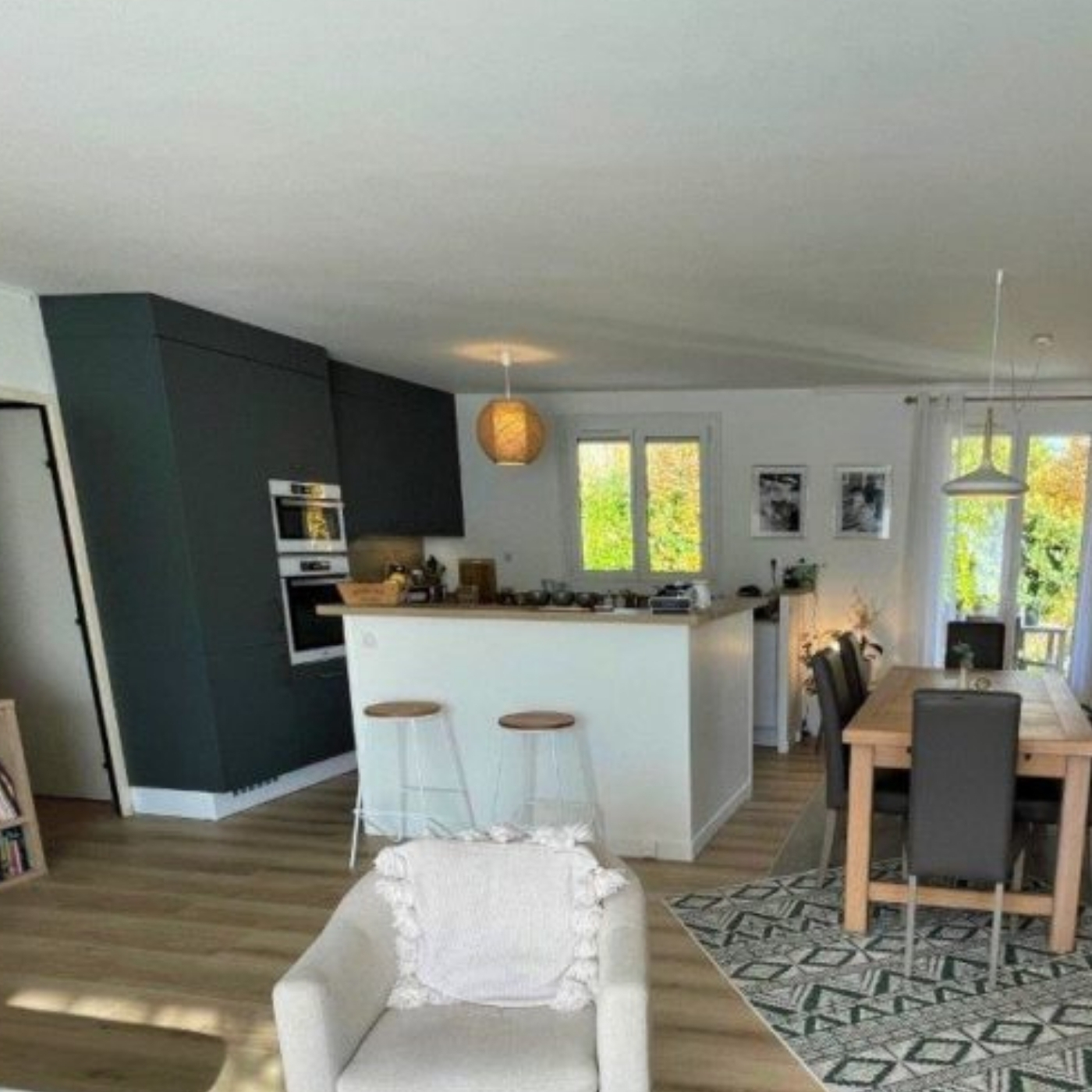 CUISINE MODERNE BLANCHE ET GRISE STYLE SCANDINAVE