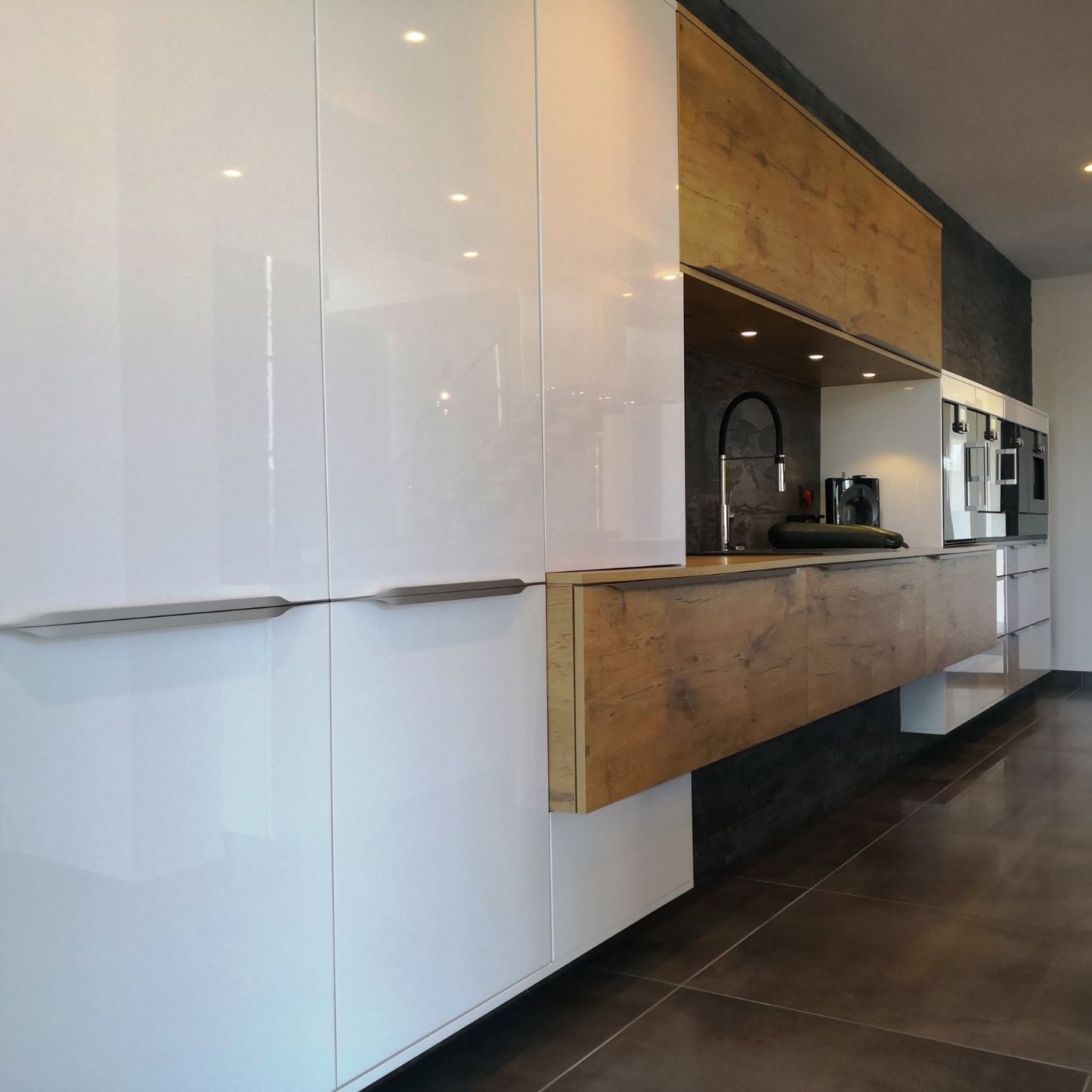 GRANDE CUISINE BLANCHE ET BOIS MODERNE DESIGN