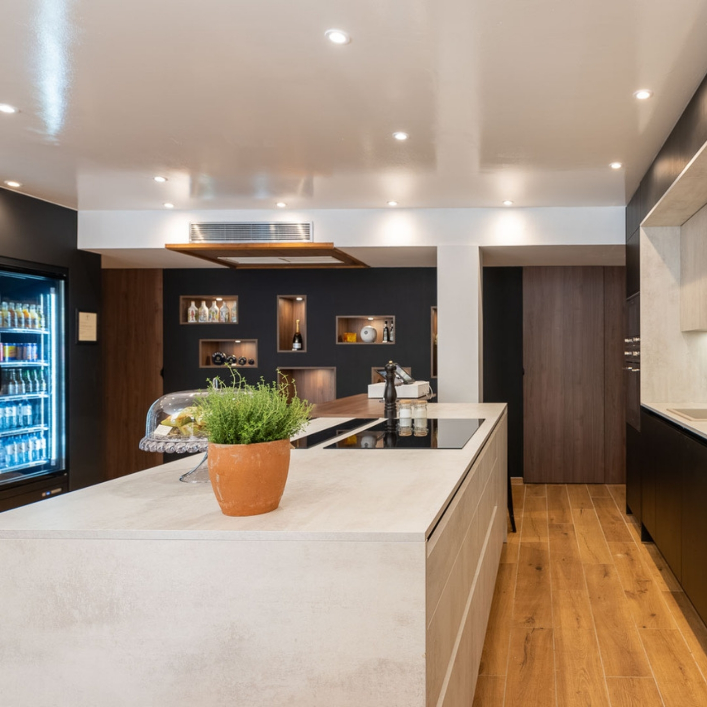 GRANDE CUISINE MODERNE AVEC ÎLOT CENTRAL