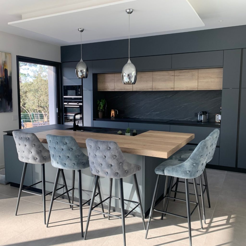 cuisine-sans-poignees-grise-elegante-aix-en-provence