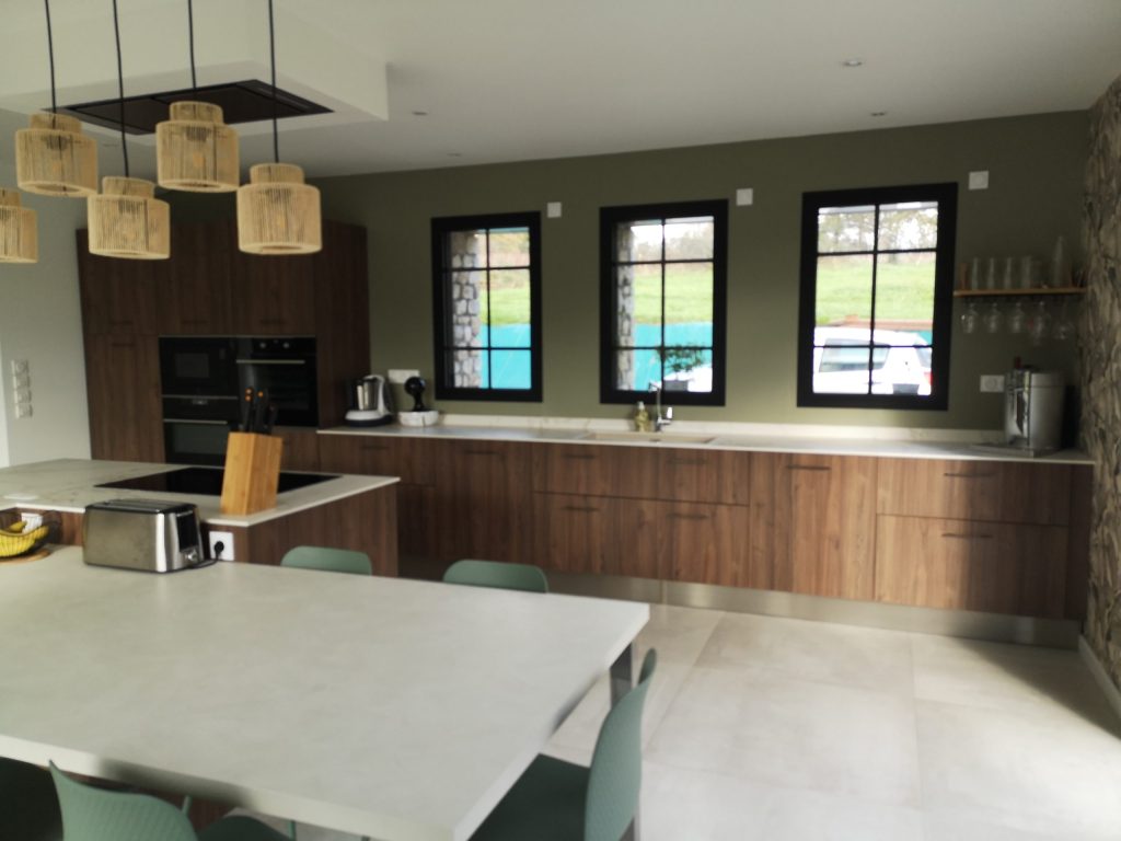 cuisine-spacieuse-laval