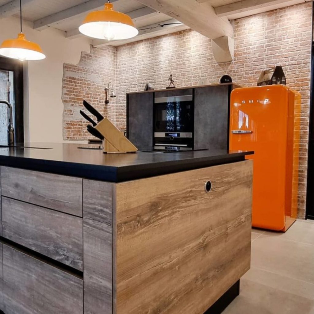 cuisine-style-industriel-refrigerateur-orange-arthur-bonnet-libourne
