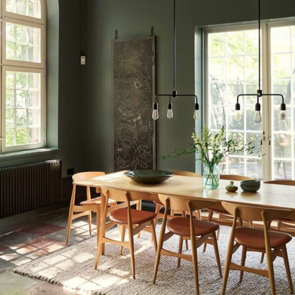 espace-repas-conviviale-classique-moderne