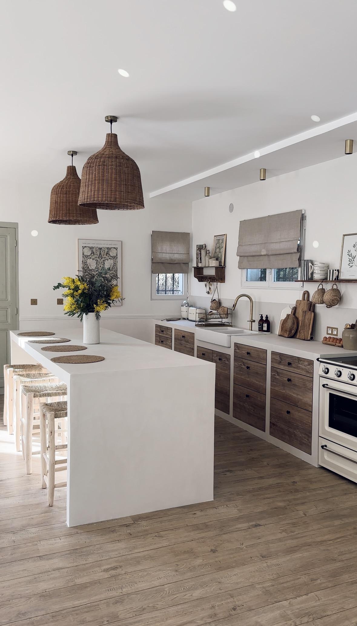 Cuisine campagne chic blanche et bois