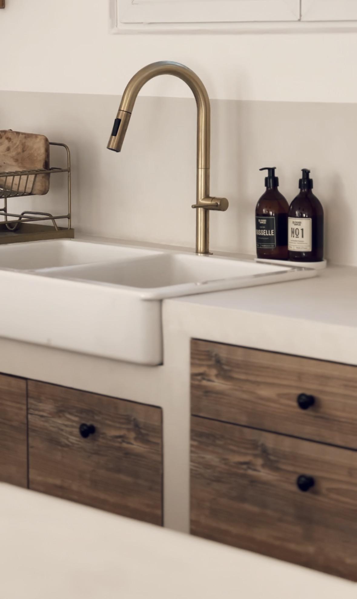 Cuisine campagne chic blanche et bois