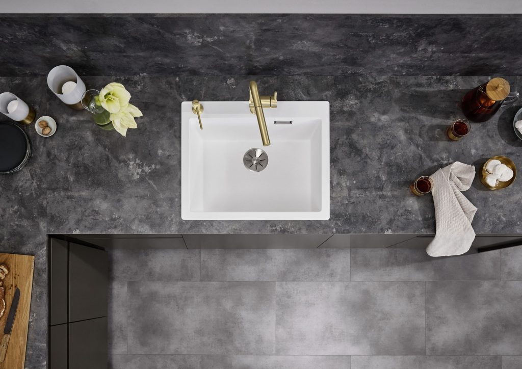 evier-blanc-plan-travail-noir-blanco