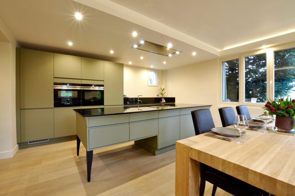 grande-cuisine-ouverte-ilot