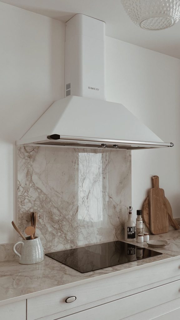 hotte-traditionnelle-blanche