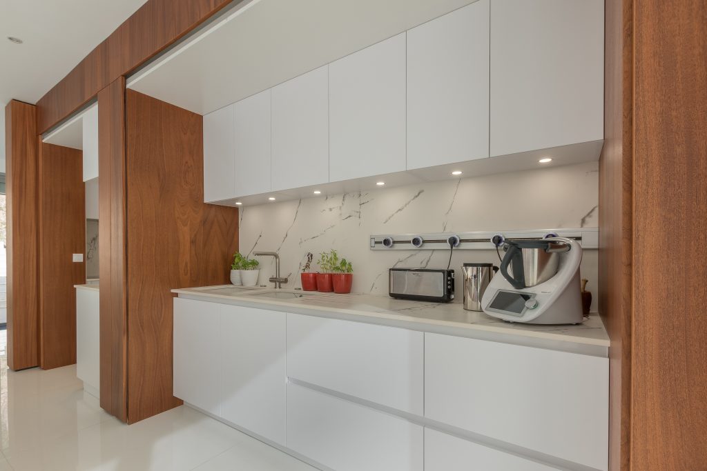 cuisine-blanche-en-i-arthur-bonnet-gap