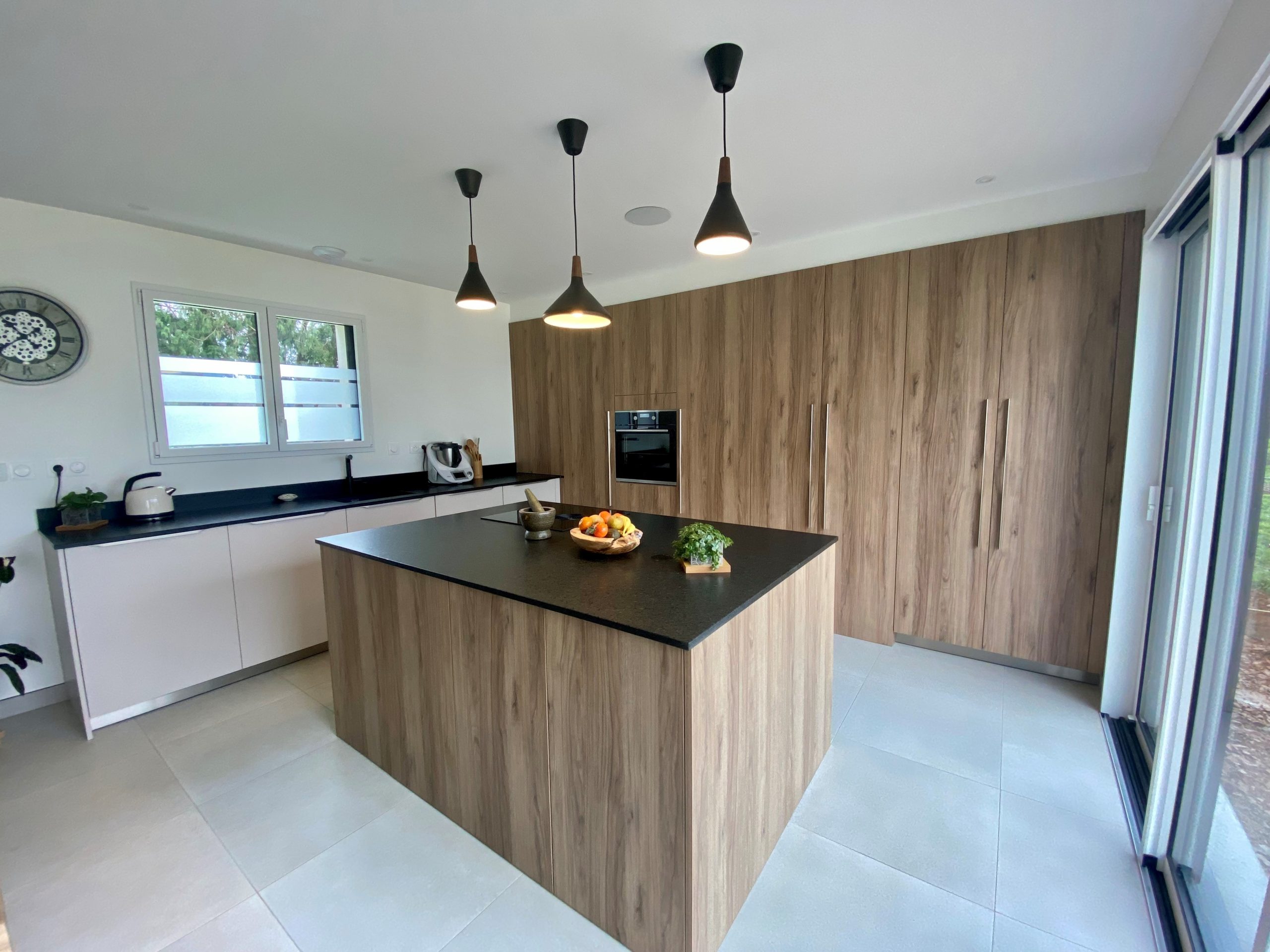 Cuisine moderne bois et noir