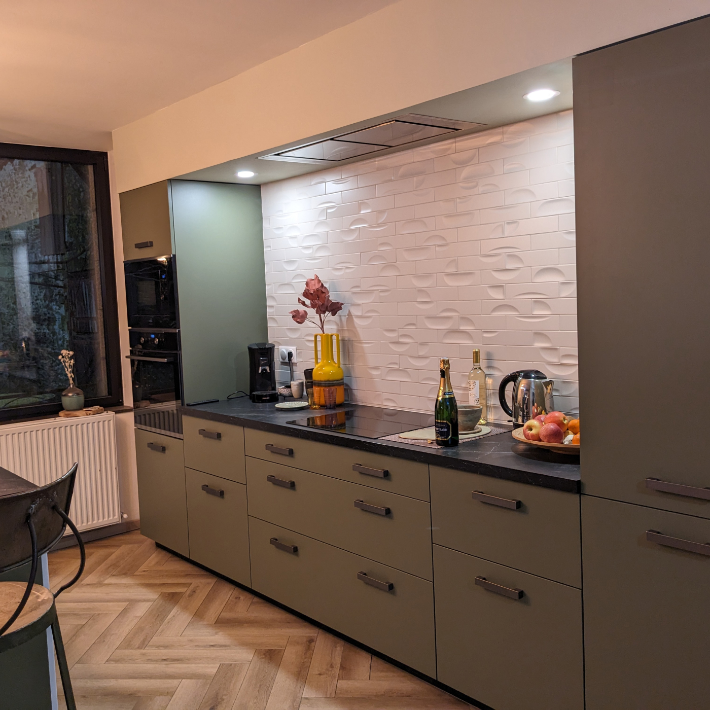 CUISINE NOIRE ET KAKI STYLE INDUSTRIEL