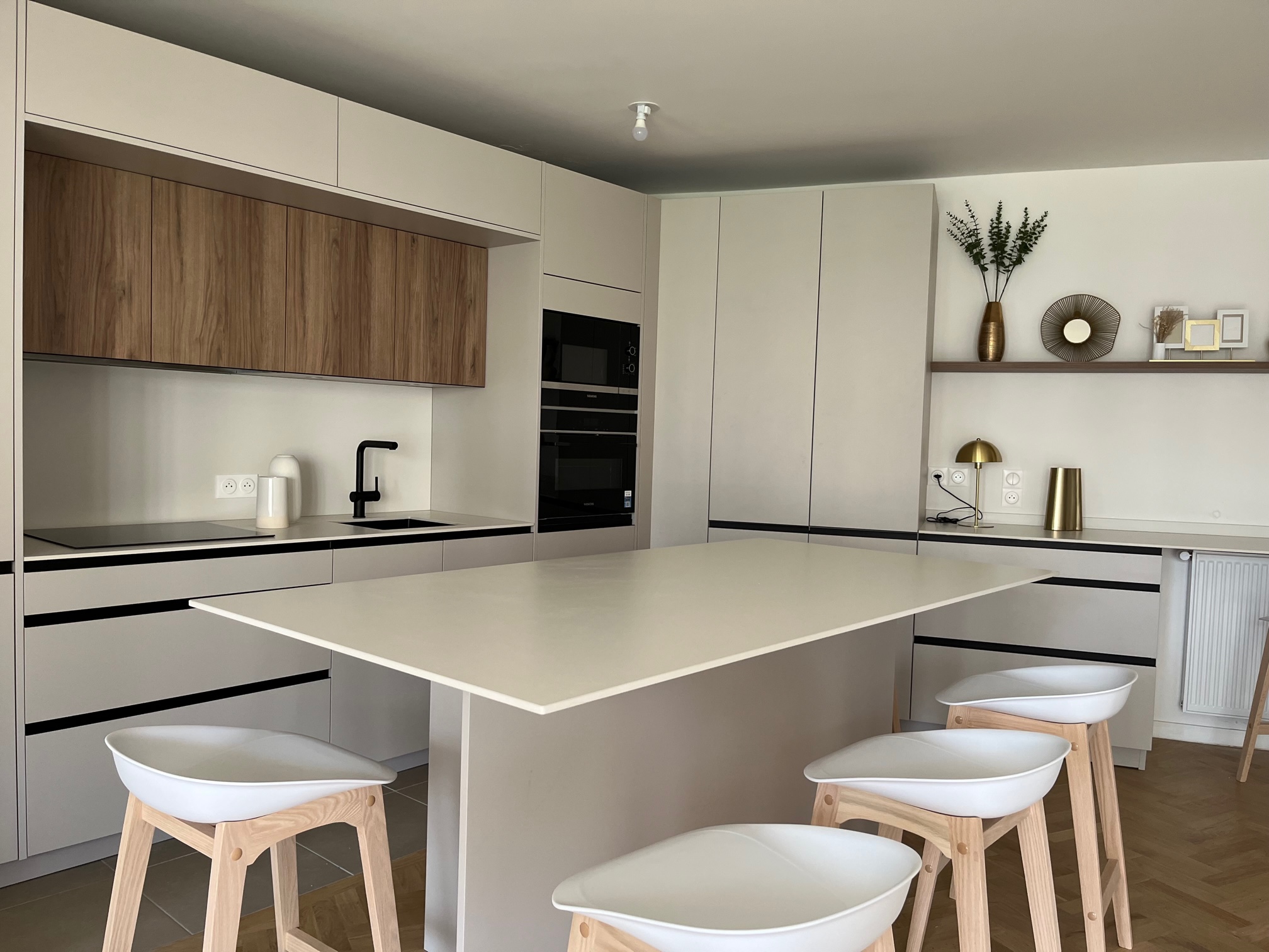 CUISINE DESIGN BEIGE ET BOIS