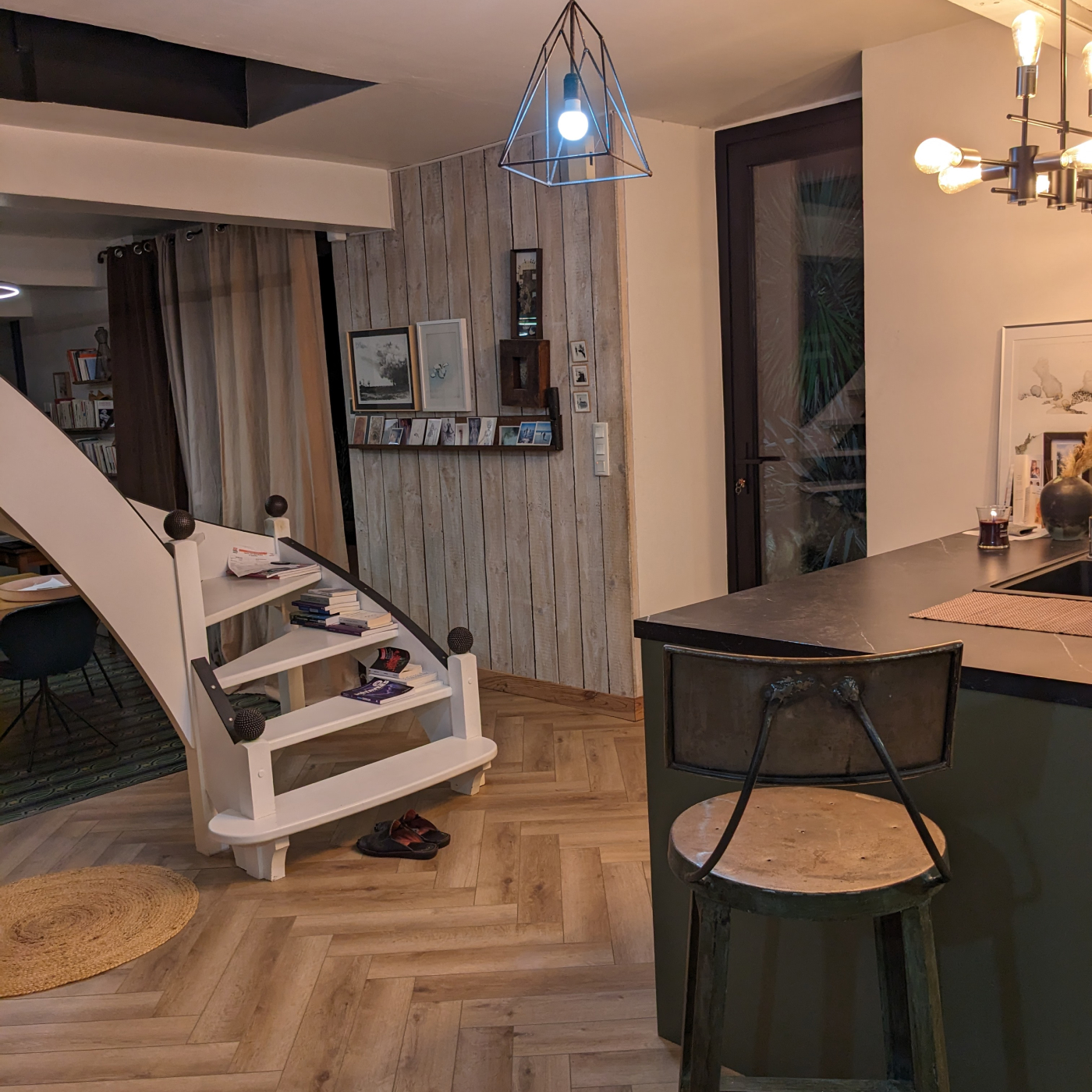 CUISINE NOIRE ET KAKI STYLE INDUSTRIEL