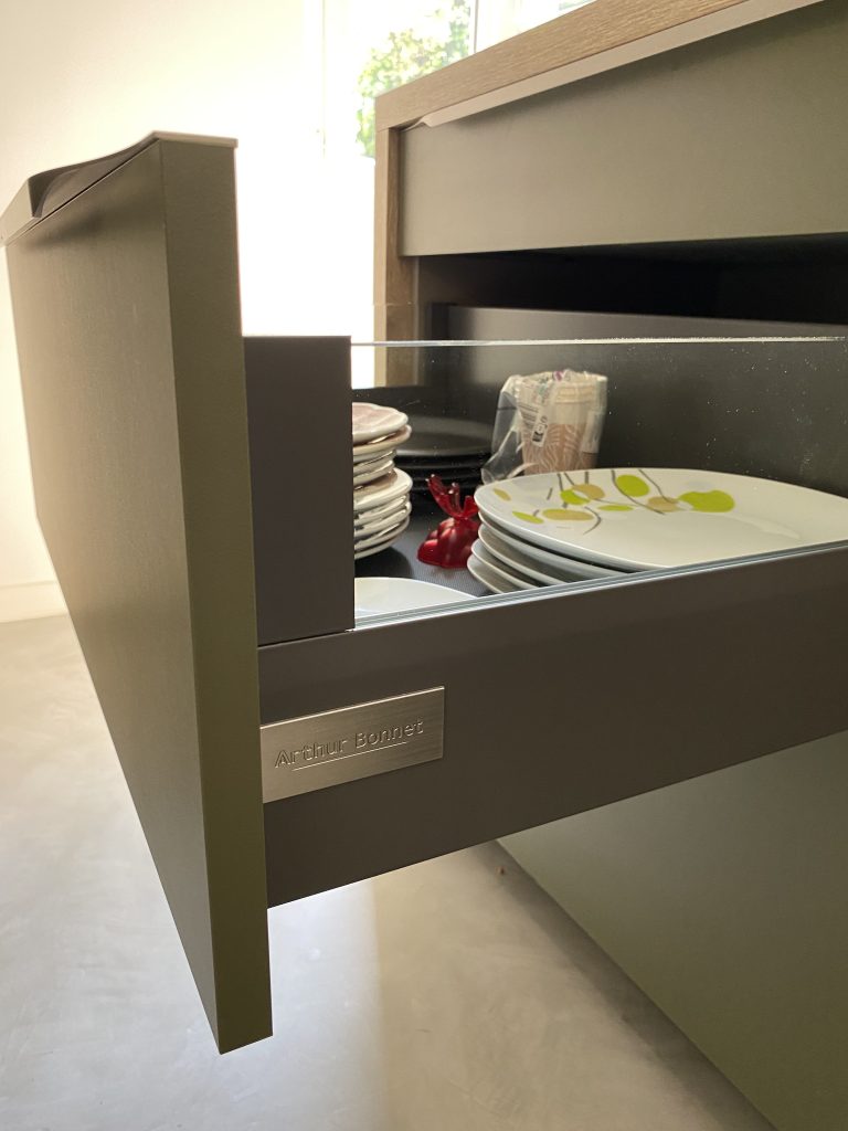 tiroir-cuisine-kaki-ajaccio