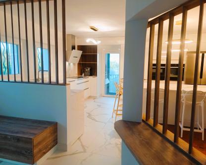 Cuisine blanche et bois chic et intemporelle