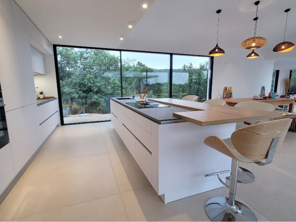 cuisine-moderne-conviviale-frejus