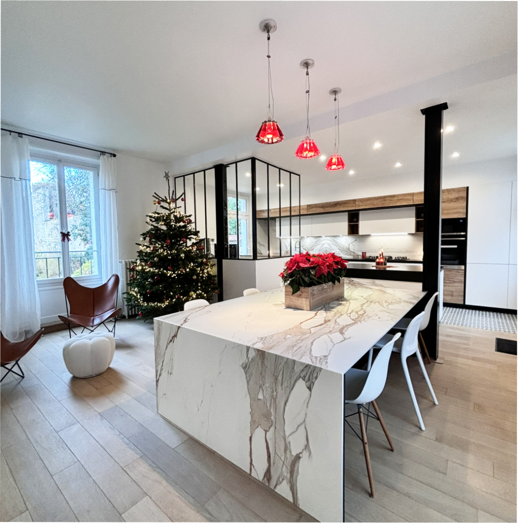 cuisine-design-elegante-avec-verriere-chantilly