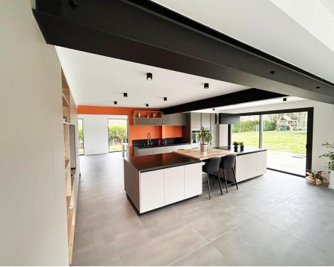 Cuisine moderne élégante beige et noire