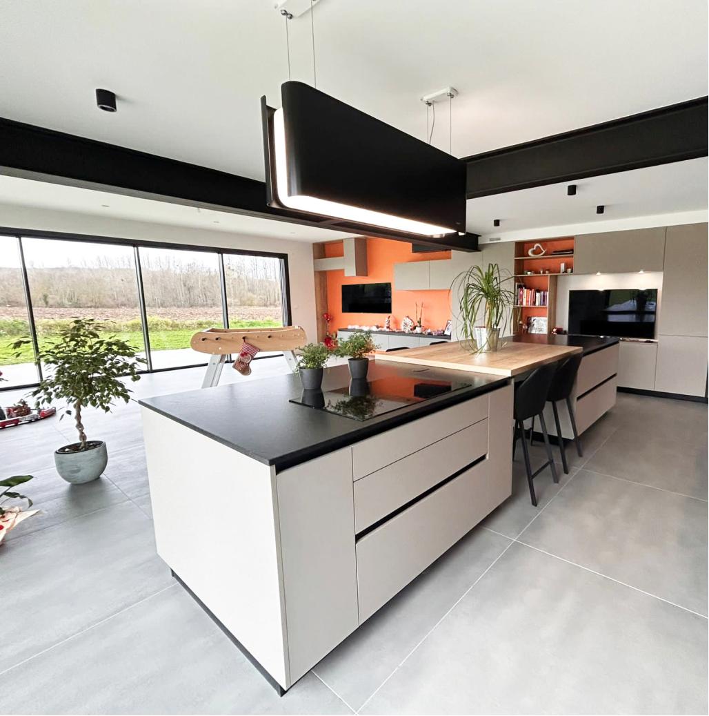 Cuisine moderne élégante beige et noire