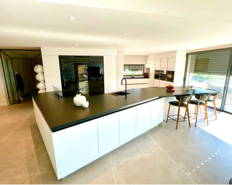 cuisine-moderne-grand-ilot-central-avignon