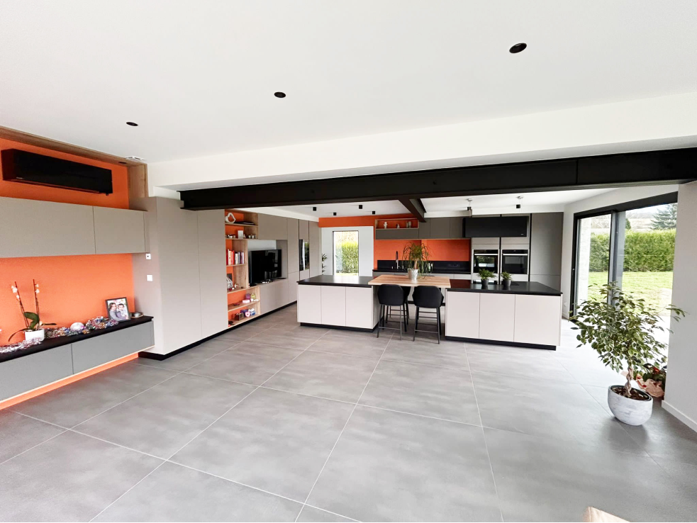 cuisine-moderne-mur-orange-chantilly