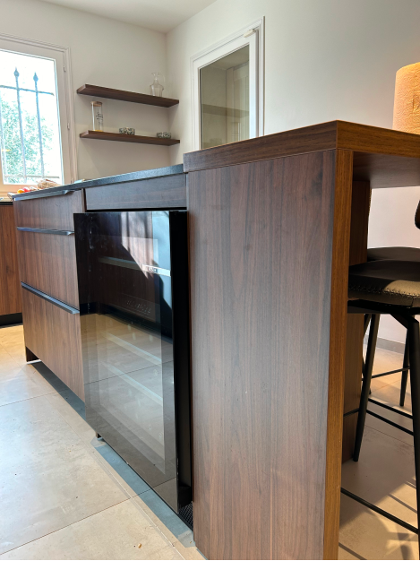 cuisine-elegante-facade-bois