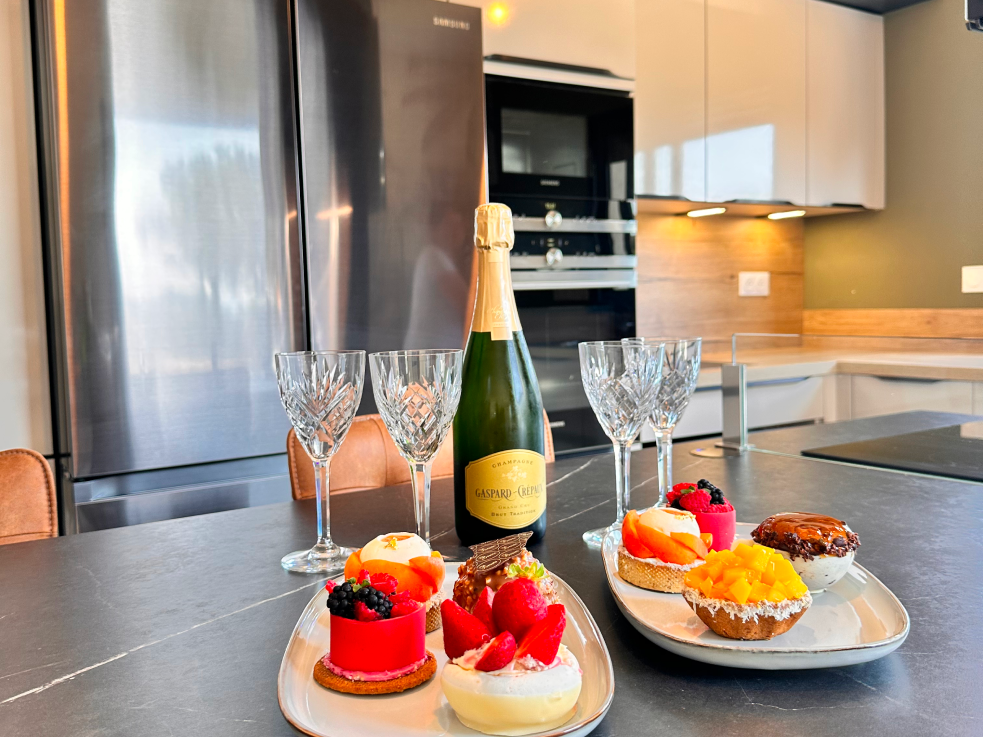 cuisine-moderne-chic-elegante-frejus