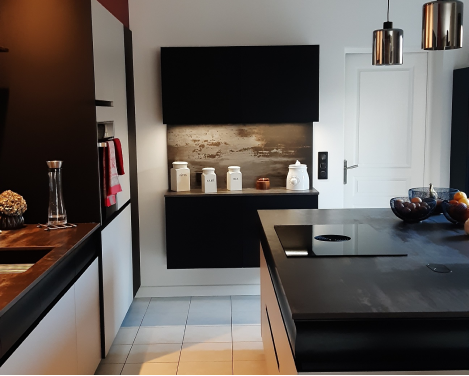 cuisine-pratique-ergonomique-noir-blanc-angers