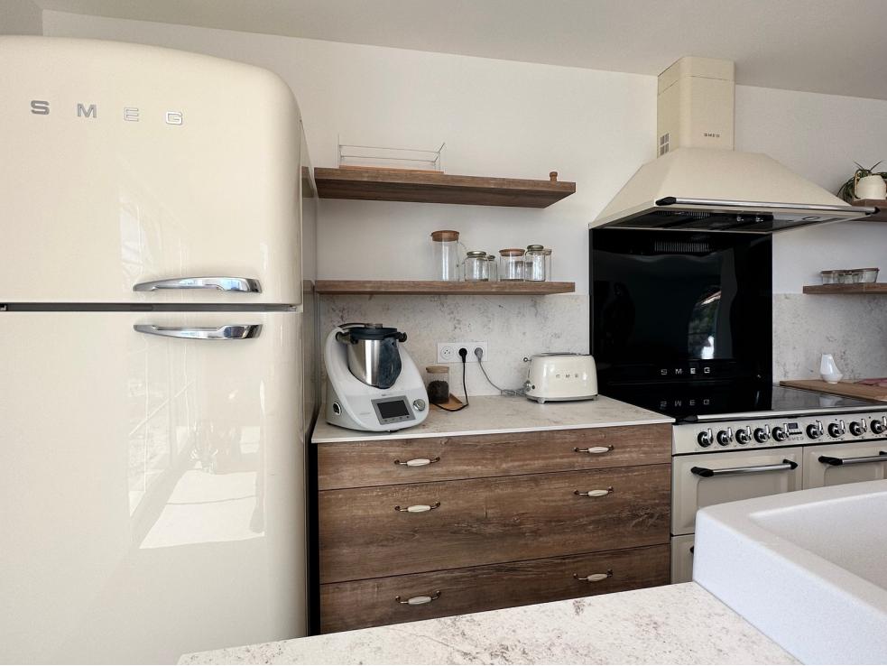 Cuisine beige et bois style vintage