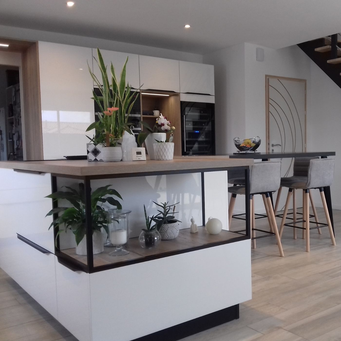 Cuisine brillante avec îlot central