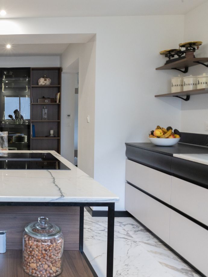 Cuisine chic brillante noir et blanc